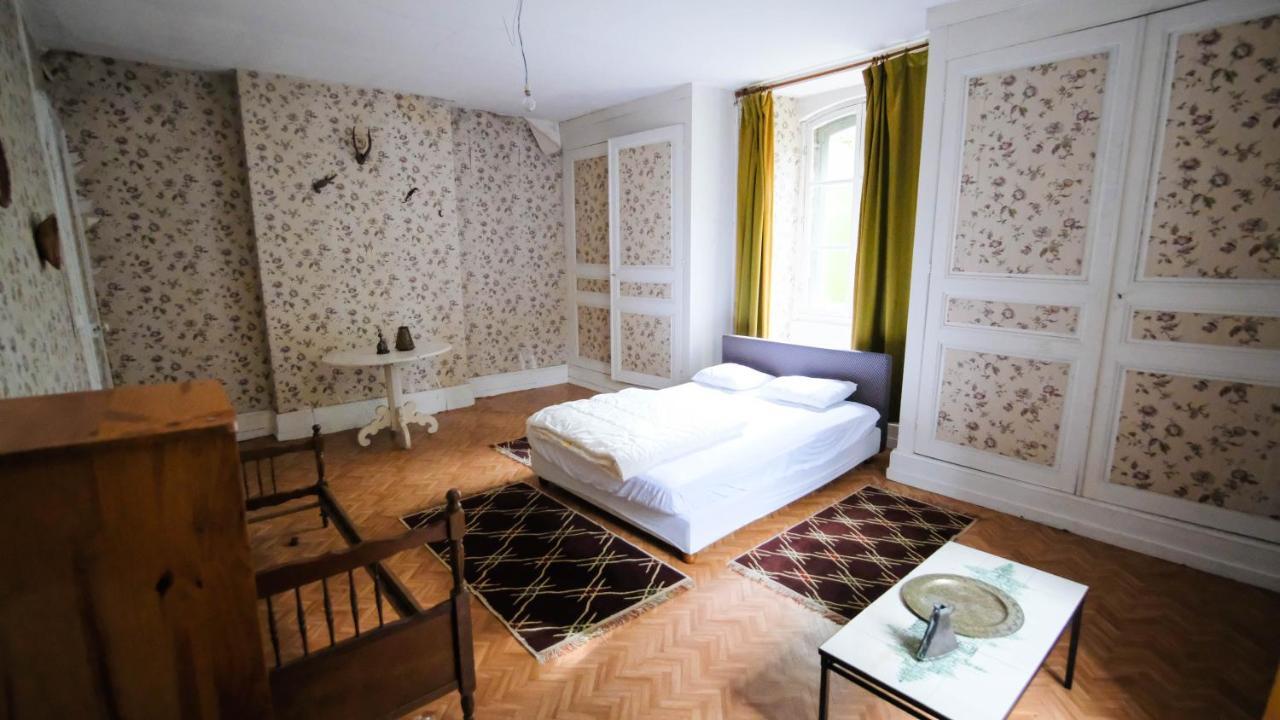 Private Castle With Park - Chateau Guillermo La Moncelle ภายนอก รูปภาพ